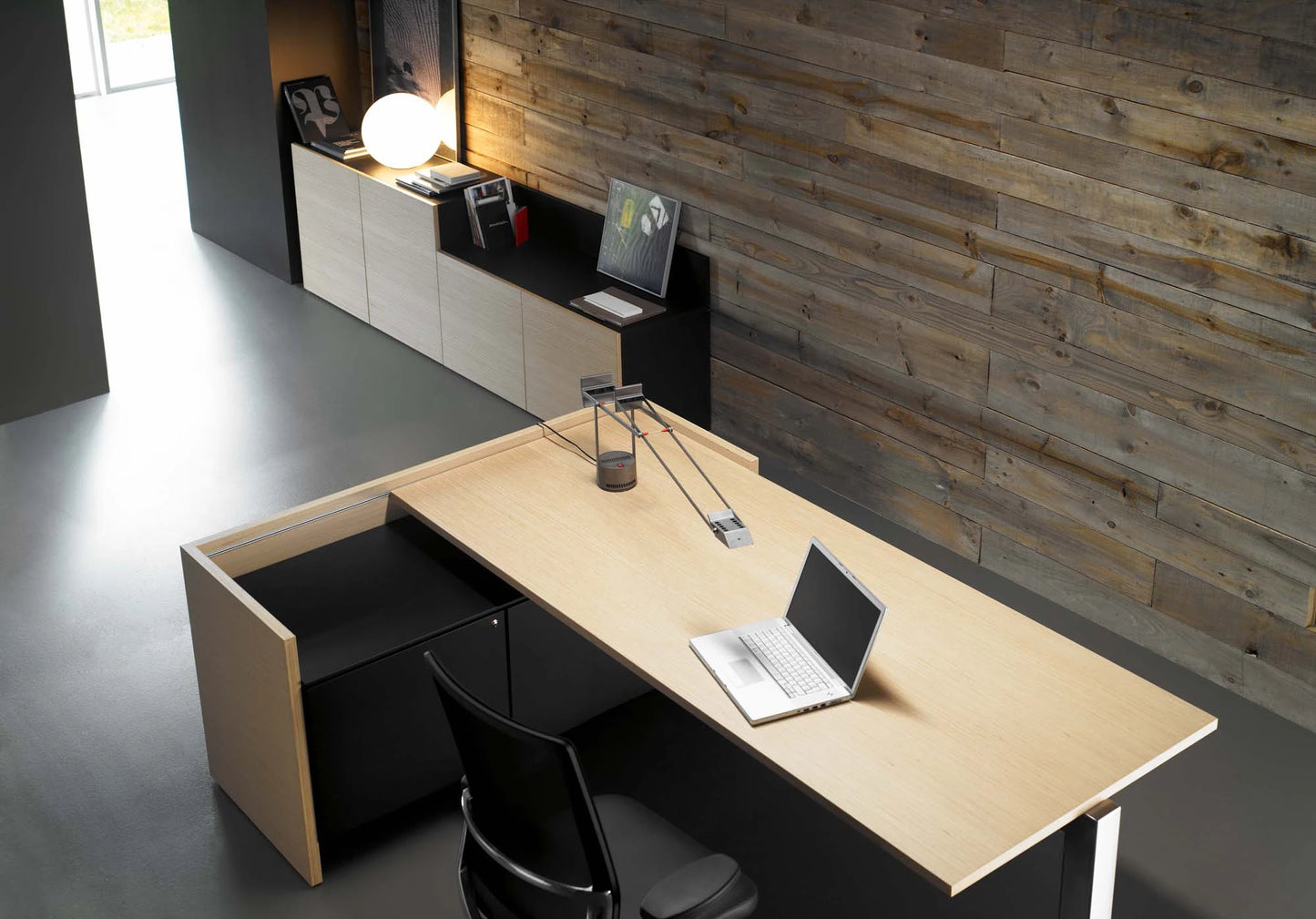 Quorum System Cube Bookshelf