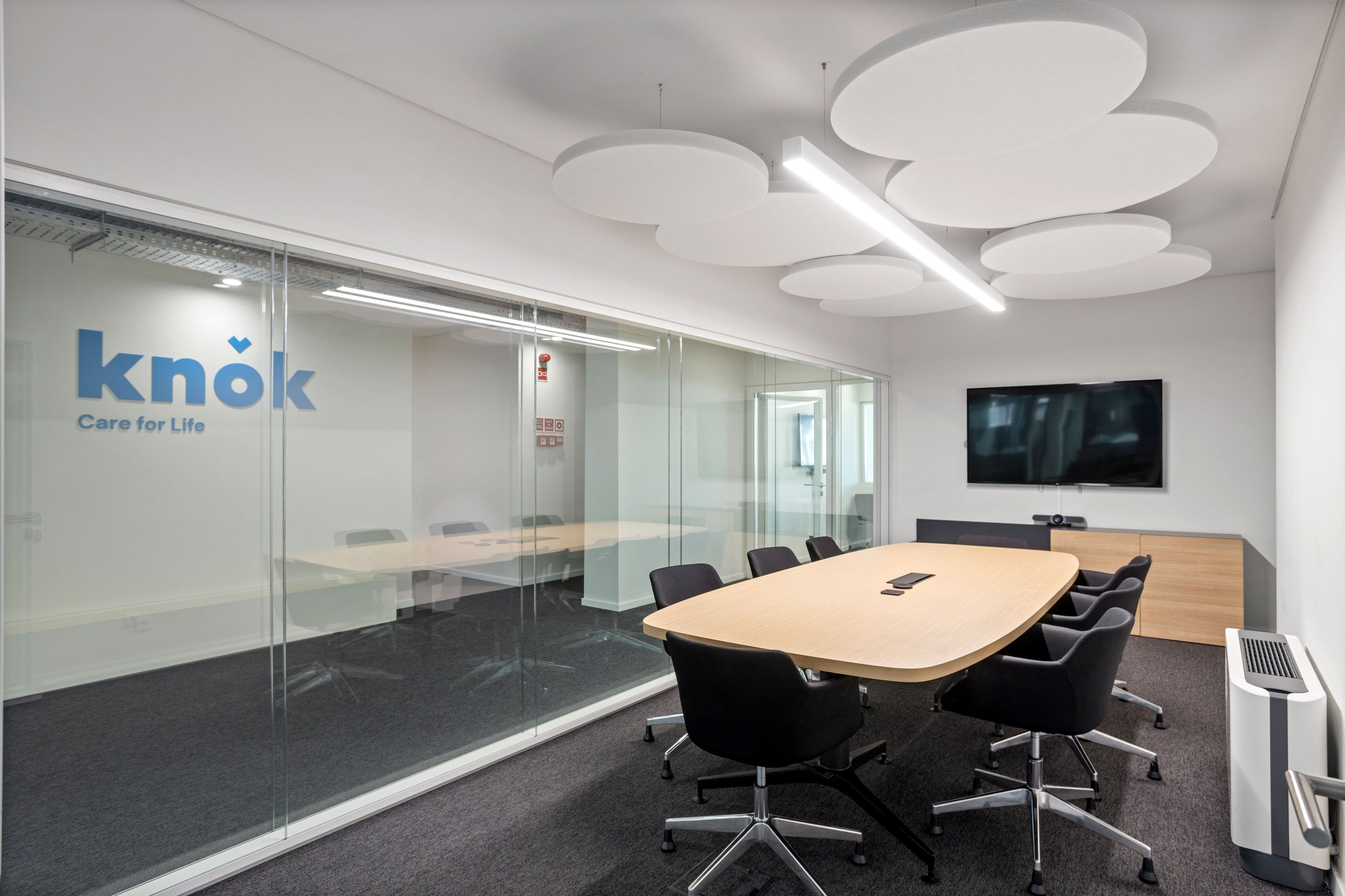 KNÔK 016 (2).jpg__PID:88073be5-c4e1-4825-aaae-bcc0ce984d09