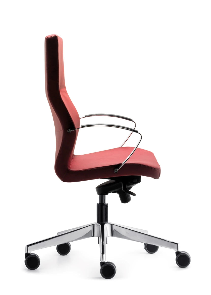 Theus Steering Chair