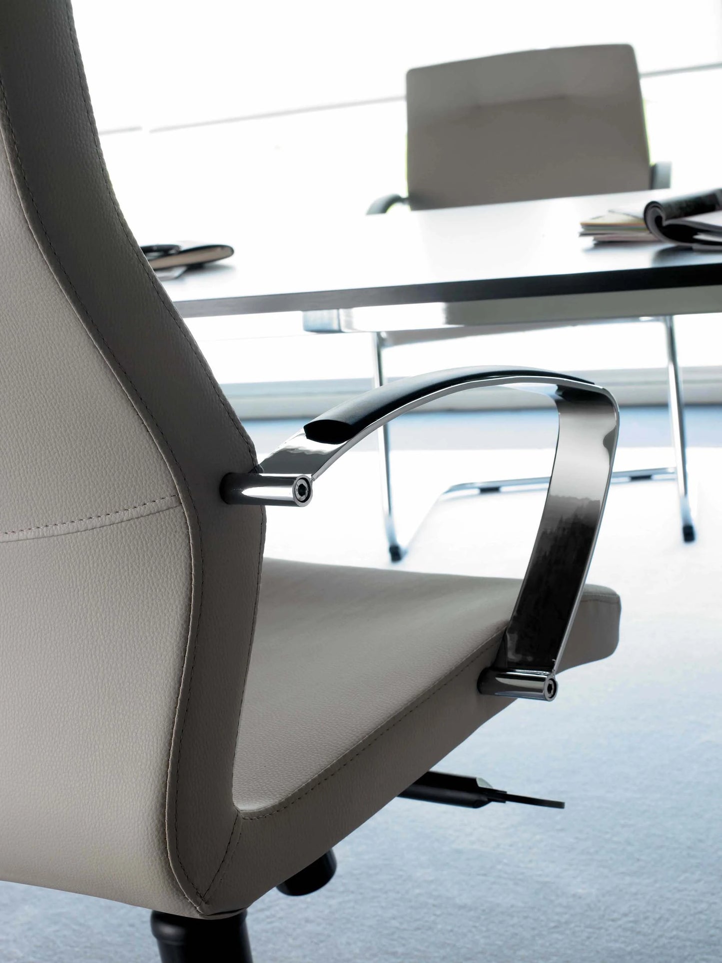 Theus Steering Chair