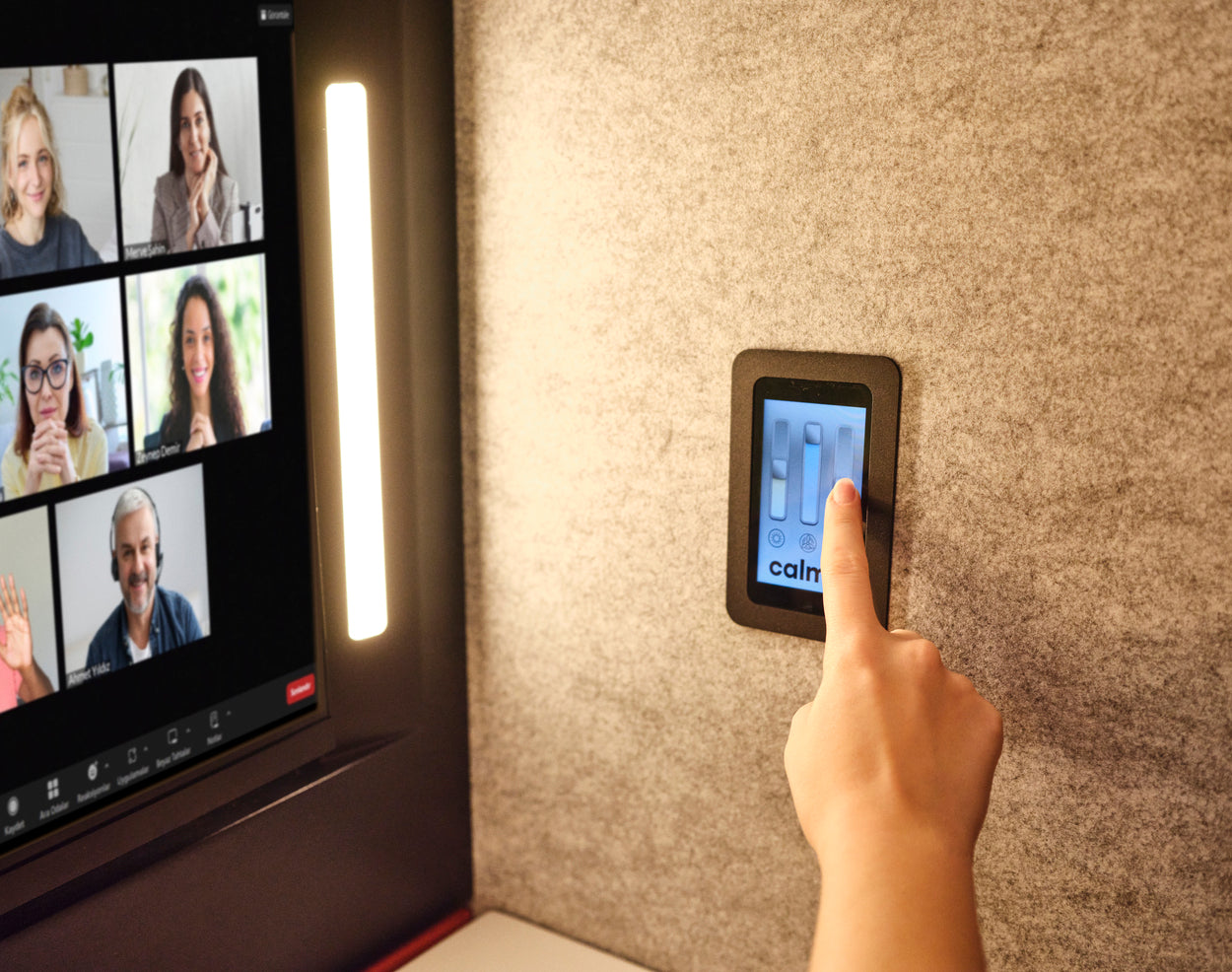 Calm Acoustic Booth For U